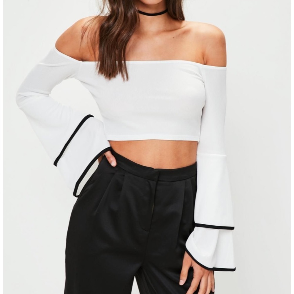 NWT Missguided flare sleeved crop top